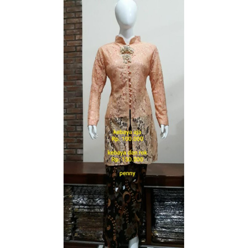 Kebaya Wisuda Orang Tua
