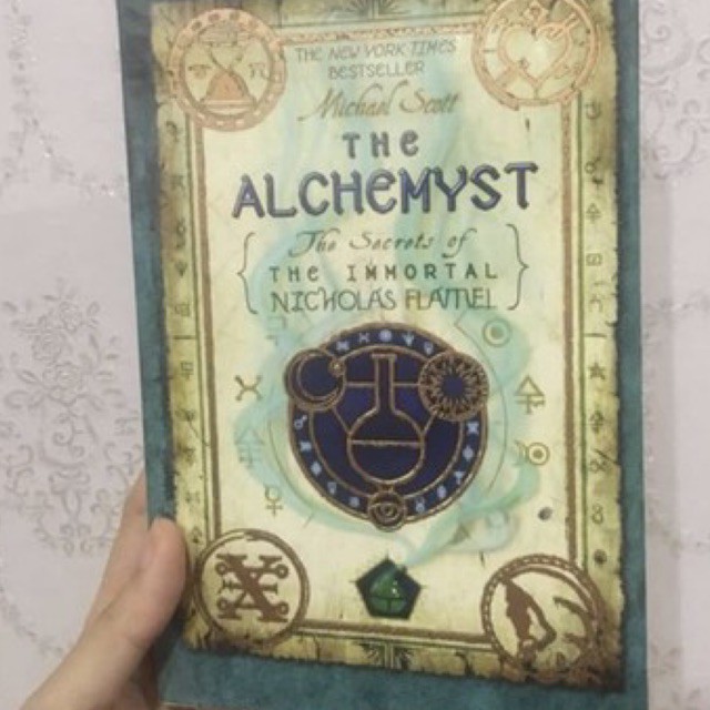 The Alchemyst by Michael Scott
