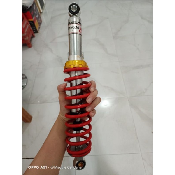SOK BELAKANG MOTOR VARIASI UNTUK KERETA BEBEK JUPITER / F1ZR/ SUPRA / VEGA / RXKING DLL WARNA MERAH DAN PUTIH ROCKWING-4