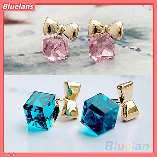 Anting Stud Berlian Imitasi Berkilau Bentuk Pita Kubus Untuk Wanita