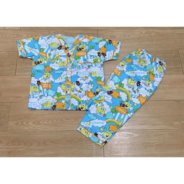 Piyama anak kerah V motif spongebob
