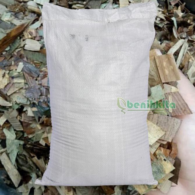 Kompos/Humus Daun Bambu Karungan