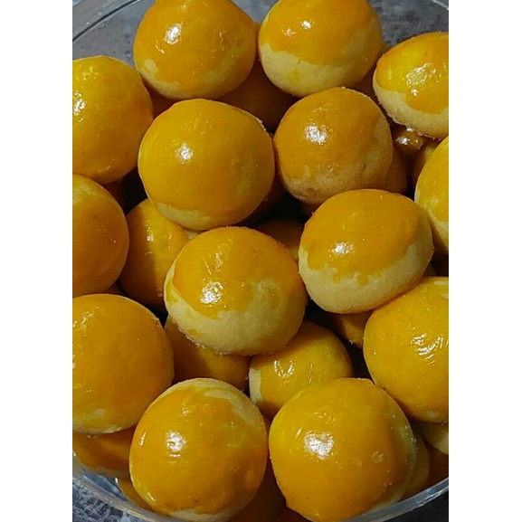

kue nastar glowing