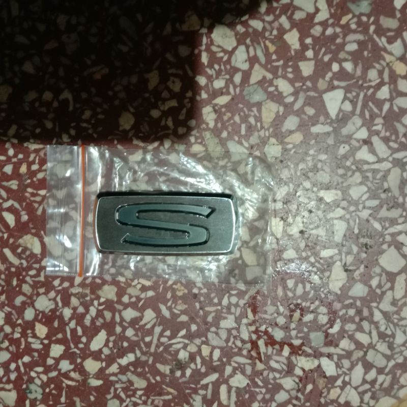 emblem G Toyota Avanza 2008