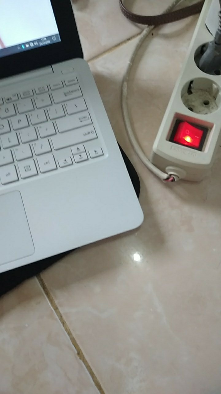 Refil Isi Ulang Glue Gun Mini 7.2 Mm X 25 Mm / Lem Bakar