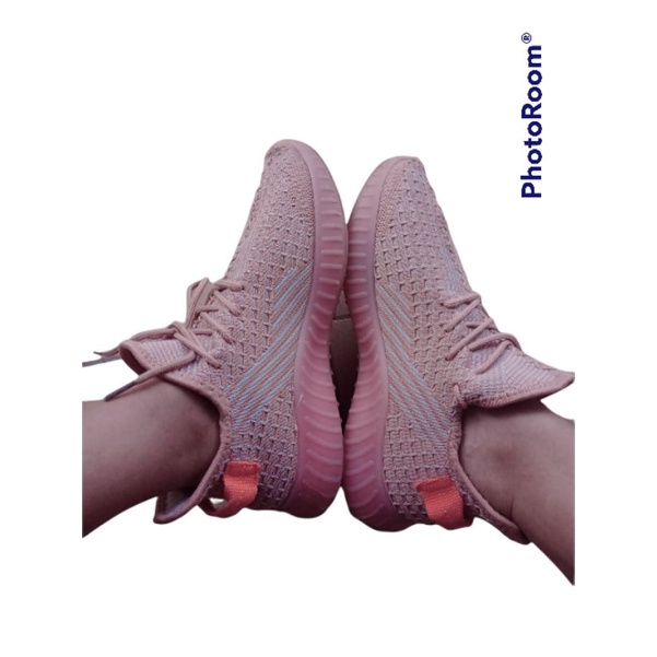 SEPATU ALA YEZZY SECOND SIZE 39