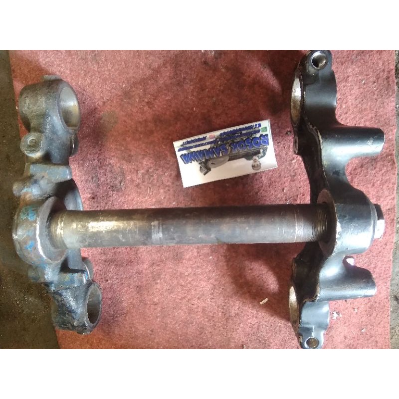 T/Segitiga atasbawah Suzuki TRS