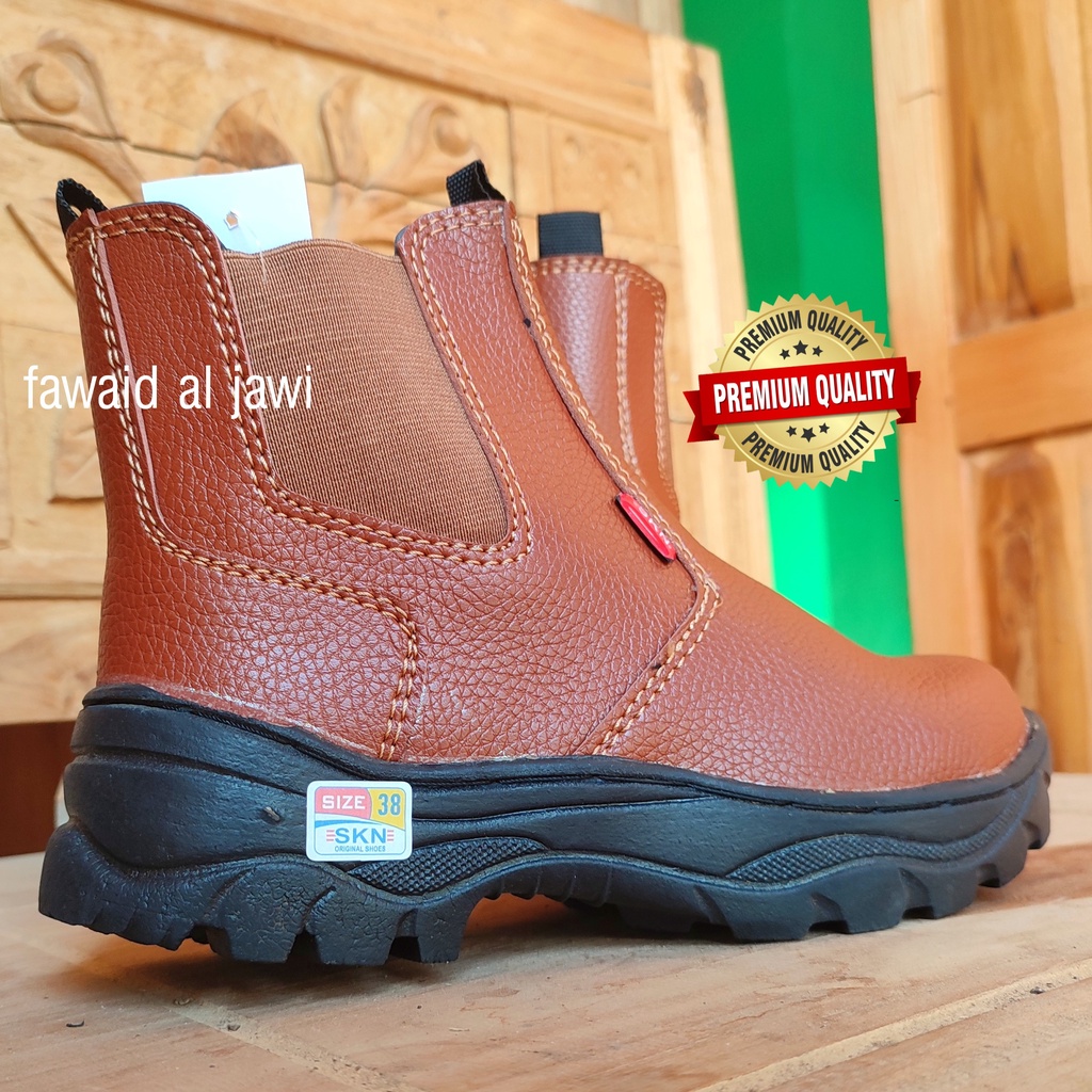 Sepatu Safety Shoes King Skn Kickers Ujung Besi Keselamatan kerja Pabrik proyek Pom Kitchen Dapur Bengkel  Sepatu Safety Kulit Impor Sepatu Safety Elastis Hitam Slip On Anti Licin