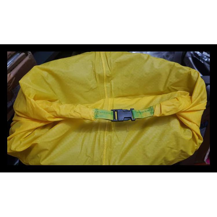 Tas/Sarung Helm Waterproof Mezzo Aneka Warna