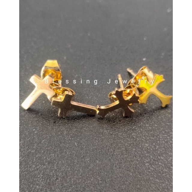 Anting Tusuk Salib Titanium Wanita