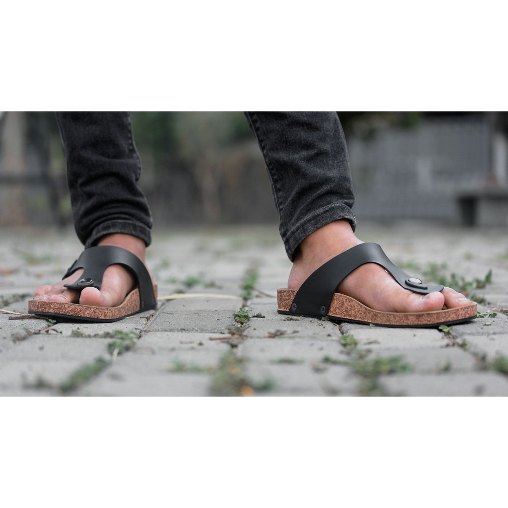 REV STORE - Sandal Kasual Pria Kulit Sintetis PREMIUM VEV100