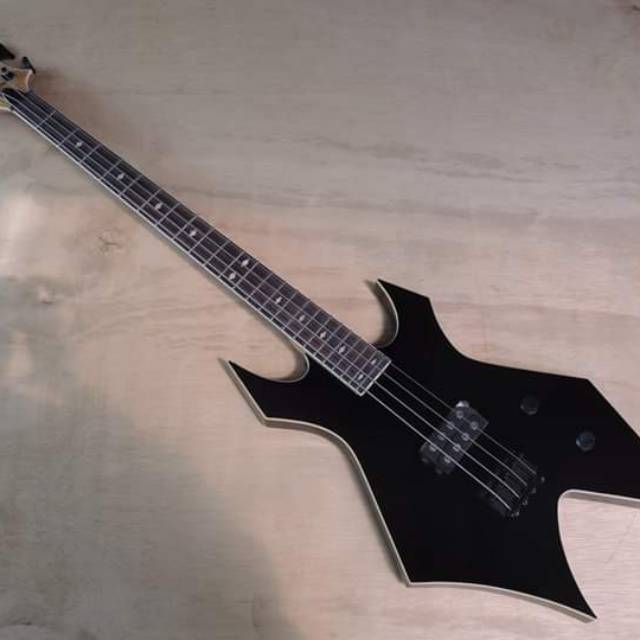 GITAR BASS B.C RICH WARLOCK