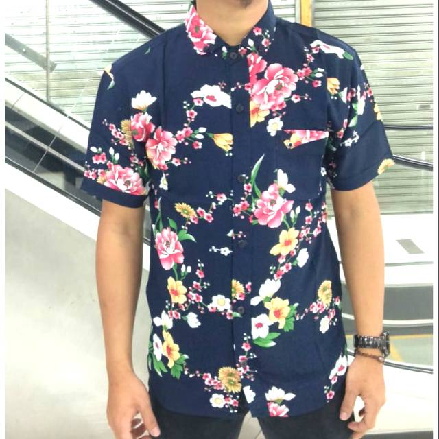 Kemeja pria motif bunga