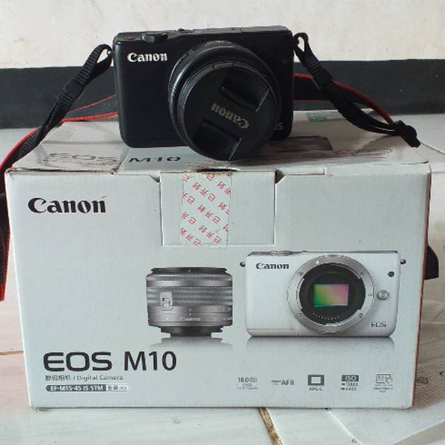 Canon M10 mirrorless camera