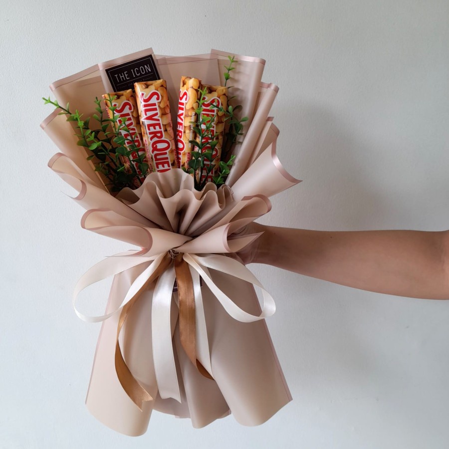 

BEST PRODUK!!!! buket coklat silver queen | buket coklat wisuda | buket valentine /Buket Cokelat Silverqueen/Buket Coklat Cantik/Kado Ulang Tahun/Buket Coklat Murah/- PALING DIMINATI