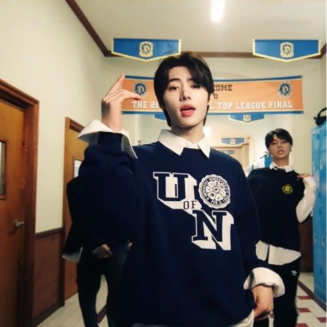 SWEATER UNISEX U OF N /// ATASAN ALA KOREA FLEEE TEBAL PREMIUM KEKINIAN TERBARU''