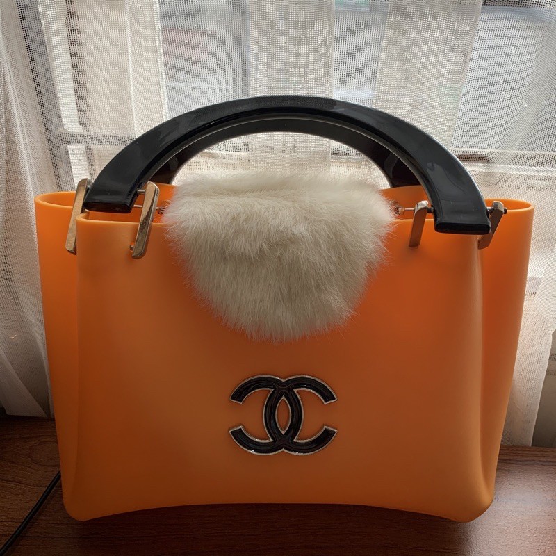 Tas chanel bag tenteng top handle selempang sling orange oren orens kondangan bulu fur jelly silikon
