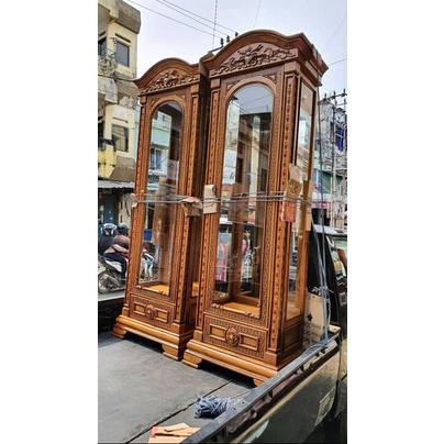 Lemari hias lemari piala