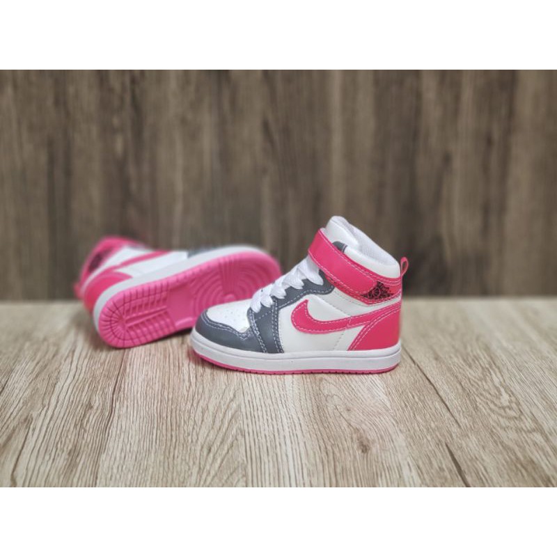 sepatu bayi nike bayi perempuan dan laki laki size 19-25