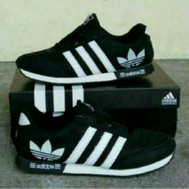 Sepatu kets spon adidas hitam full