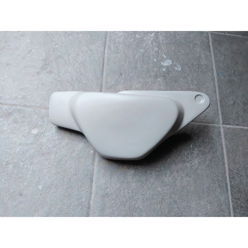 box aki Honda monkey125/dop aki Honda monkey 125/cover accu monkey 125/dop kiri Honda monkey 125