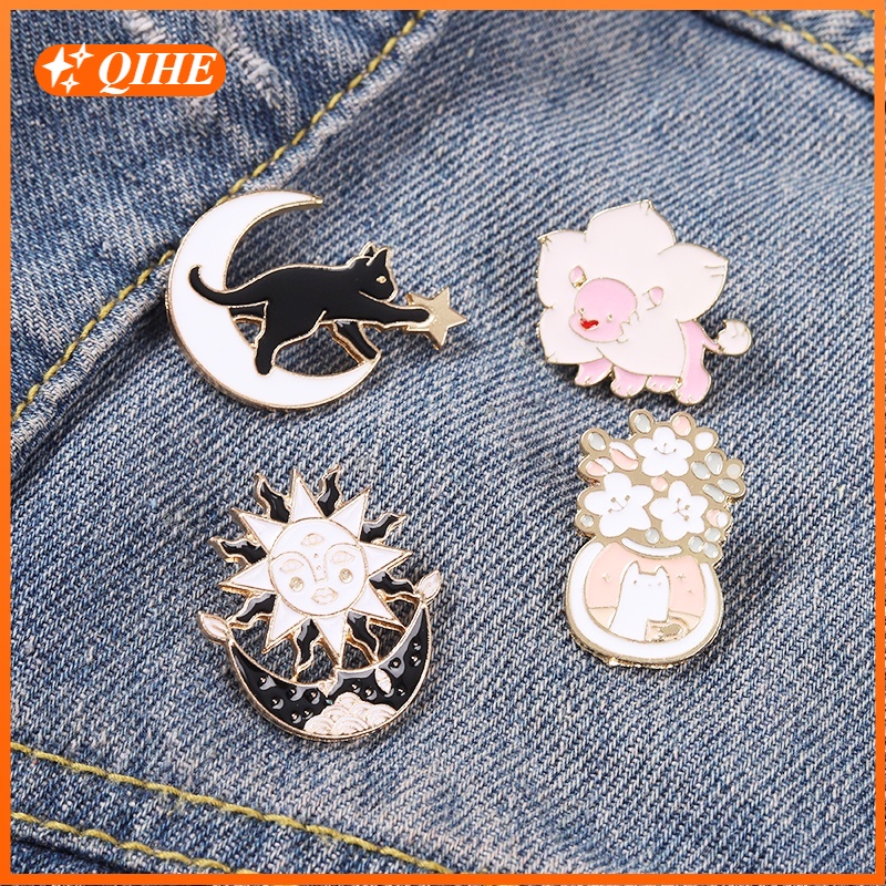 Bros Pin Enamel Bentuk Matahari / Babi / Bulan / Kucing Untuk Aksesoris Pakaian Wanita