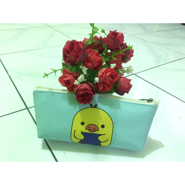 

Kotak pensil/ tempat kosmetik