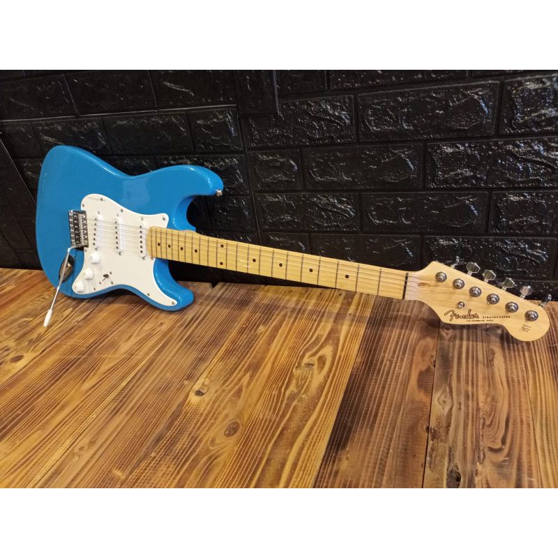 Gitar Elektrik Fender Stratocaster