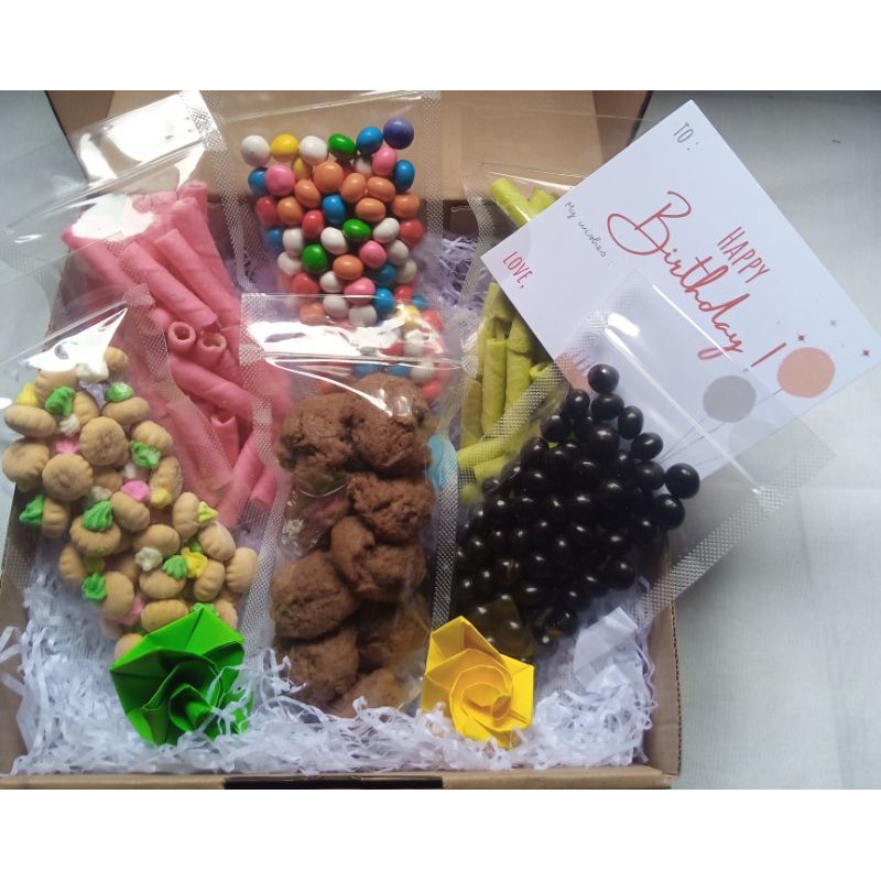 

HAMPERS BOX CEMILAN / CEMILAN MANIS / GRADUATION GIFT / BIRTHDAY GIFT / ANNIVERSARY GIFT