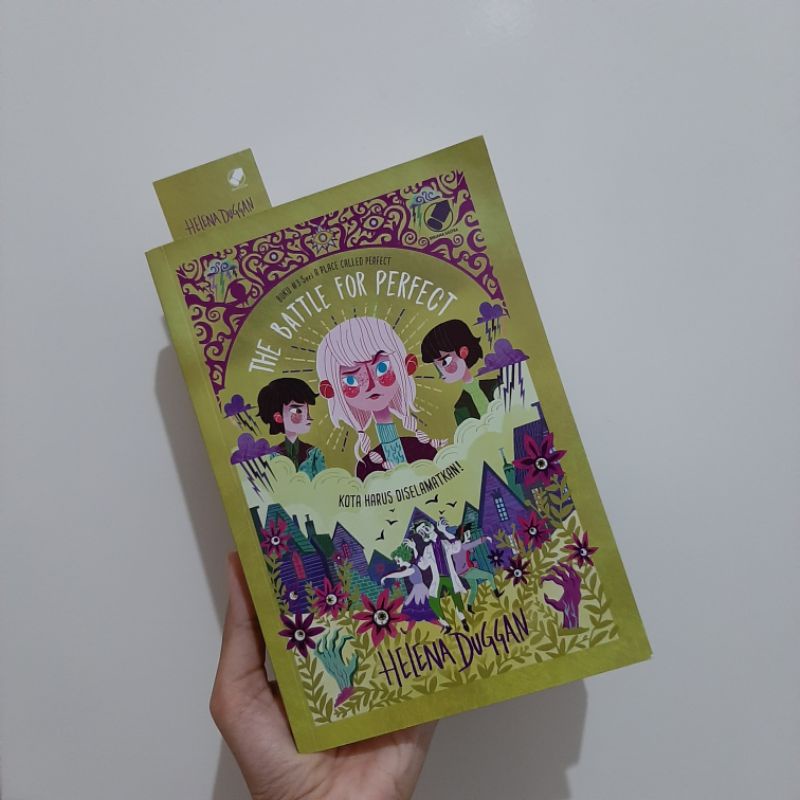 THE BATTLE FOR PERFECT - HELENA DUGGAN (PRELOVED)