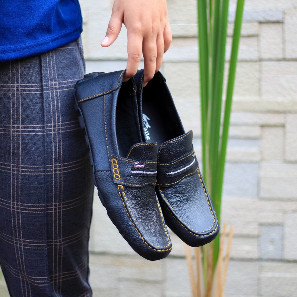 Sepatu Kasual Slip On Hitam Crocodile Slop Mocassin Bahan Kulit Asli Semi Formal Nyaman Keren Santai
