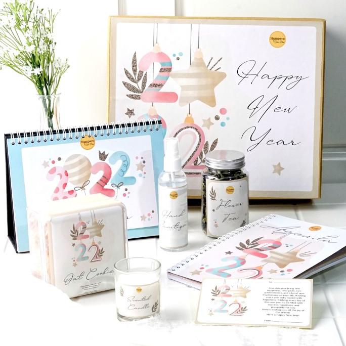 

BISA BAYAR DITEMPAT Hampers New Year Tahun Baru Kado Parcel Souvenir Agenda Planner Gift TERHEBOH