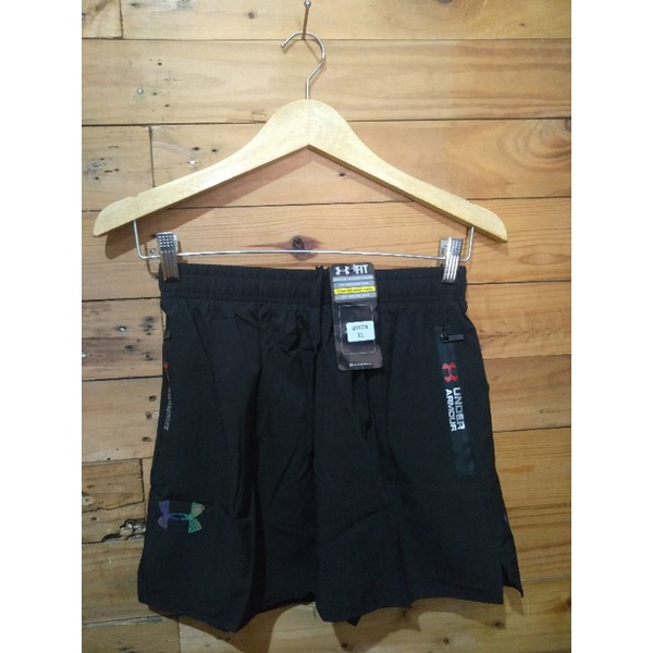 CELANA PENDEK UNDER ARMOUR