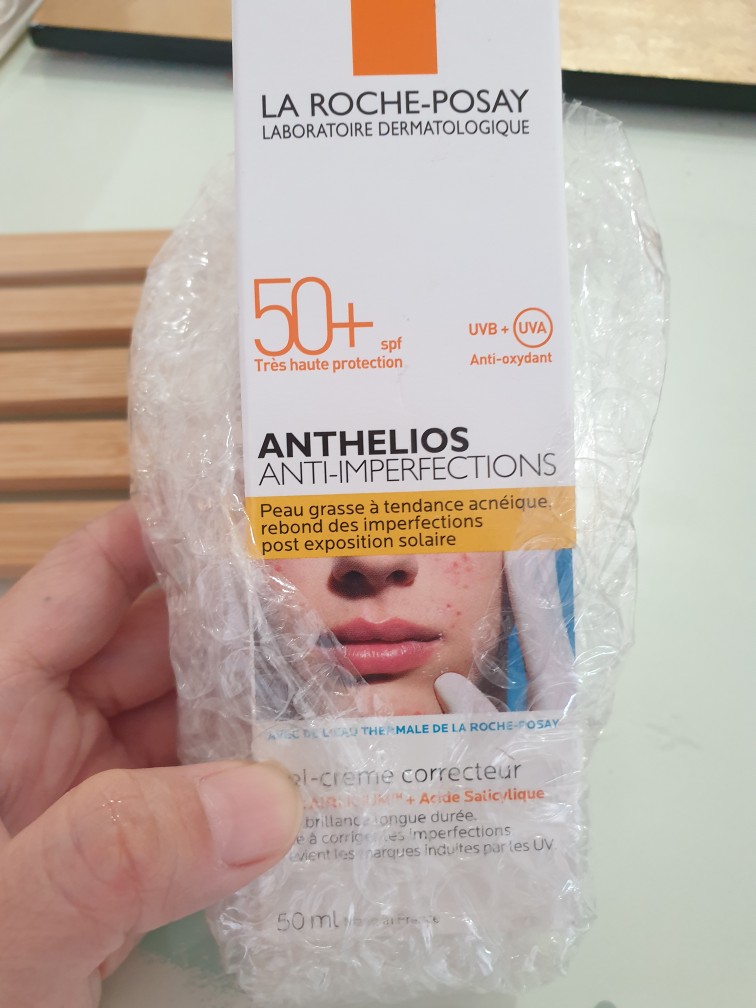 La Roche Posay Anthelios Anti Imperfections For Acne Skin Spf 50 Shopee Indonesia