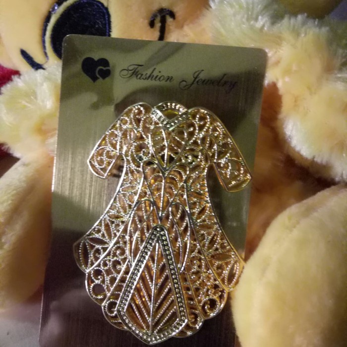 Lusinan Bross Kebaya /Bross Jilbab Mewah