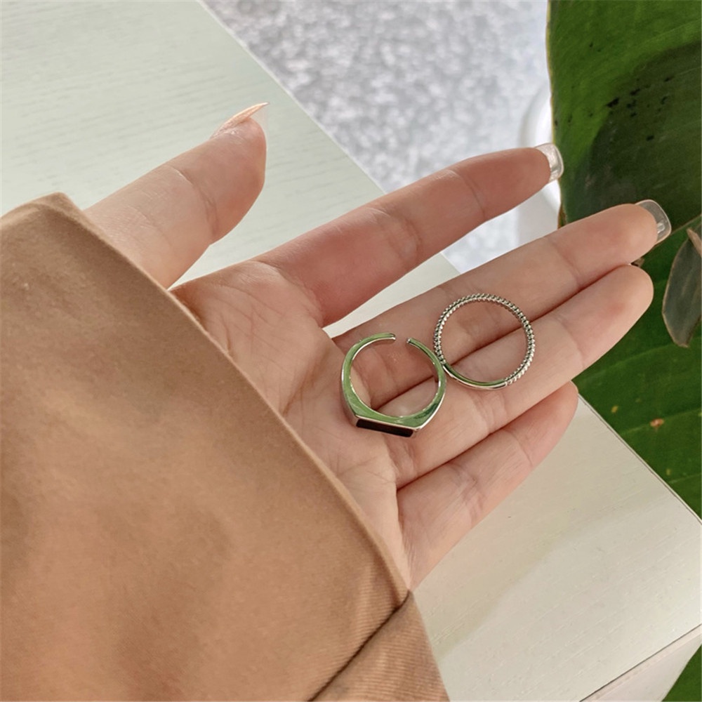 2pcs / set Cincin Jari Adjustable Gaya Retro Untuk Wanita