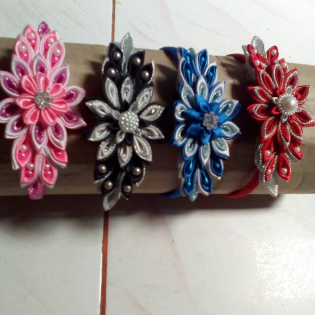 Bando bunga lancip besar