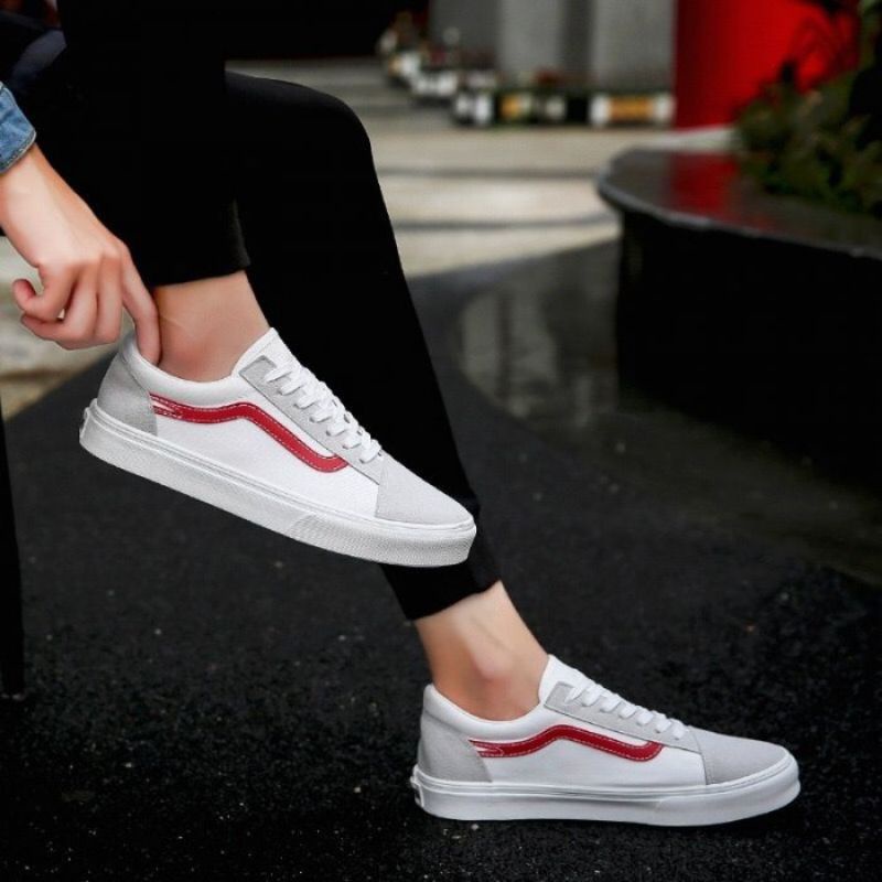 Sepatu Pria Fans Sepatu Running Olahraga - Merah Putih