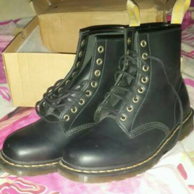 Dr.Martens 1460 NavySmooth
Made In Vietnam