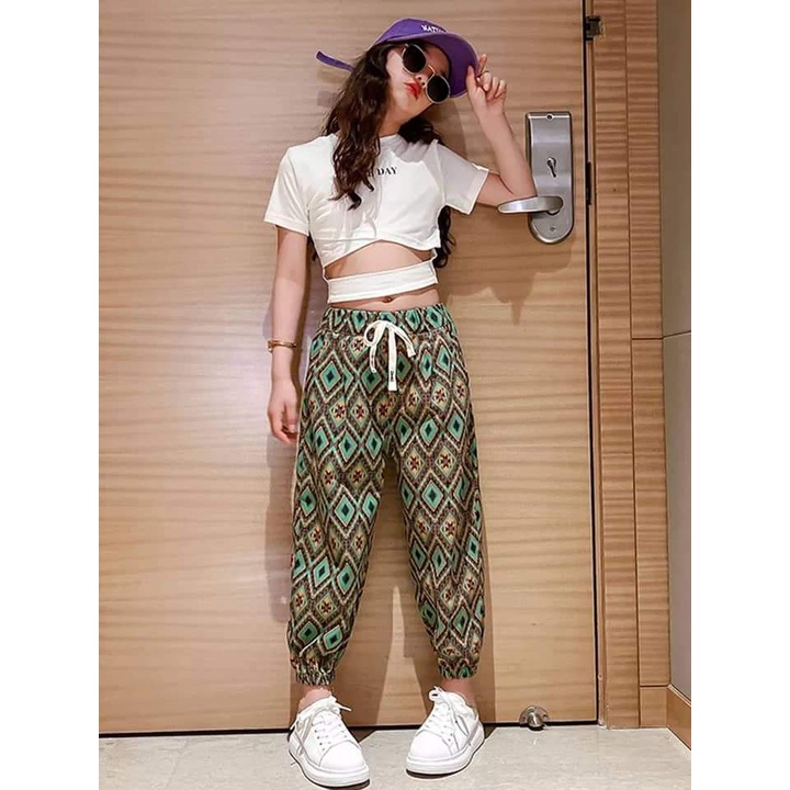 Setelan Crop Top Anak Perempuan Batik Pattern With Belt