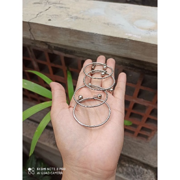 gelang bayi 3 bulanan
