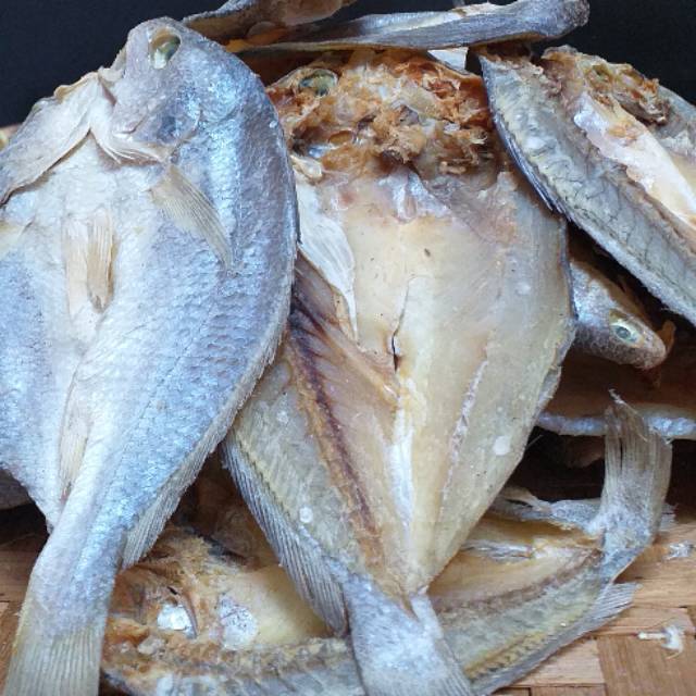 

Ikan asin belah kepala batu 250gr - 1kg