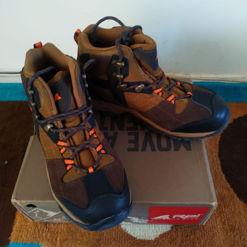 PRELOVED sepatu REI boots hiking size 40