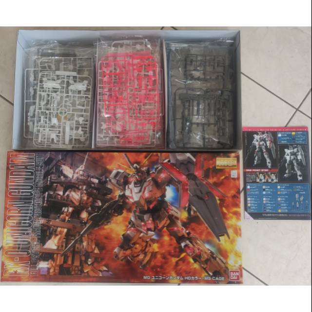 Bandai MG 1/100 RX-0 Unicorn Gundam  Ver. HD + MS Cage