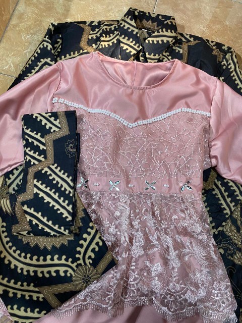 Maura Couple - Sania Ruffle Batik Couple Ori Ndoro Jowi Dnt Garansi Termurah Shopee - Kebaya Modern