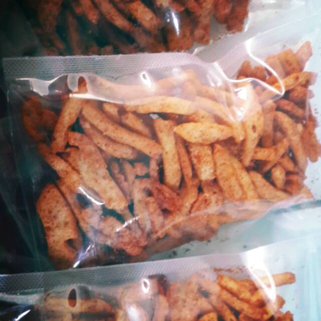 

Krupuk seblak makaroni bantat basreng