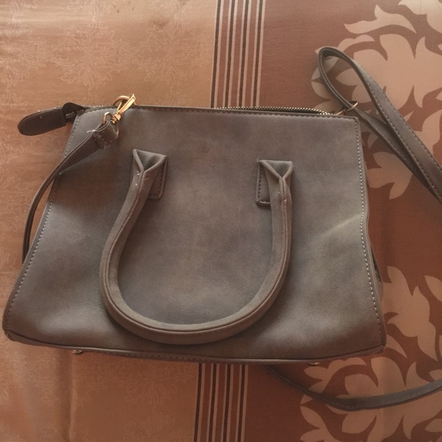 Preloved Tas selempang medium