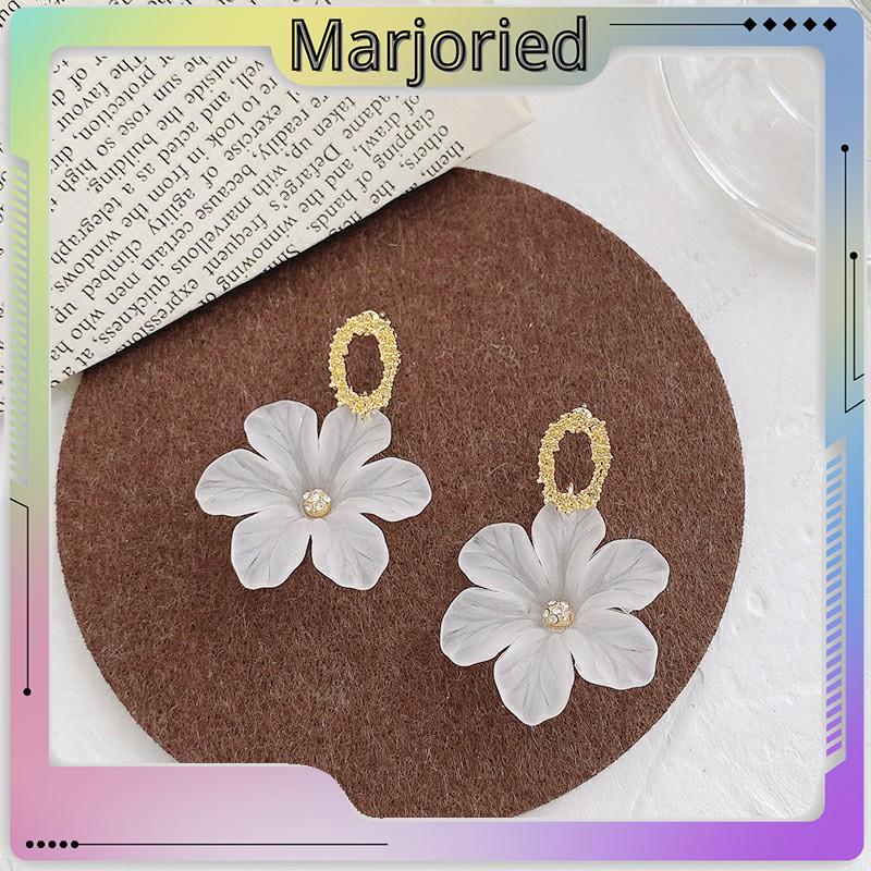 S925 Silver Needle Flower Shape Gaya Segar Anting Pejantan Cocok untuk Wanita-MJD