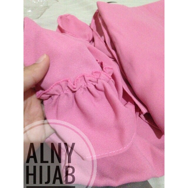 Daily Khimar Jilbab Hijab Kerudung Instan Bergo Jumbo Syari Instan Pet Antem Simple Penguin wolfis