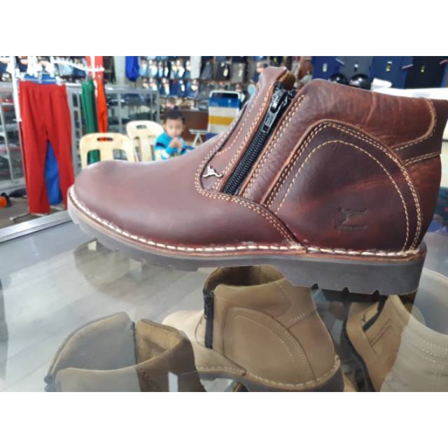 Sepatu Pria Kangaroo